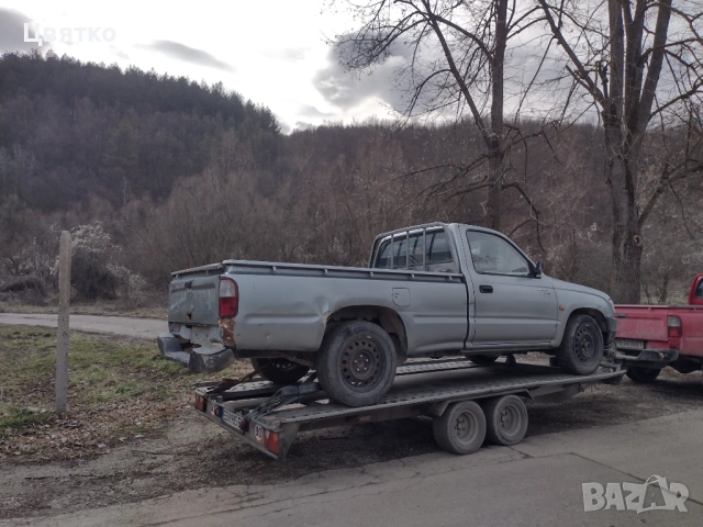 Продавам  Toyota hilux 4x2 единична кабина