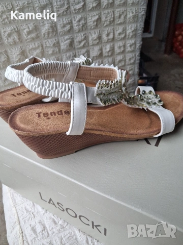 Елегантни бели сандали с камъни - Tendenz Comfort, снимка 5 - Сандали - 54032717