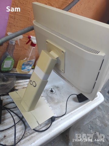 Монитор 2 бр, снимка 2 - Монитори - 42768715