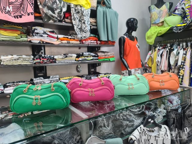 Нова колекция дамска чанта в цвят: чер мента циклама на намаление 