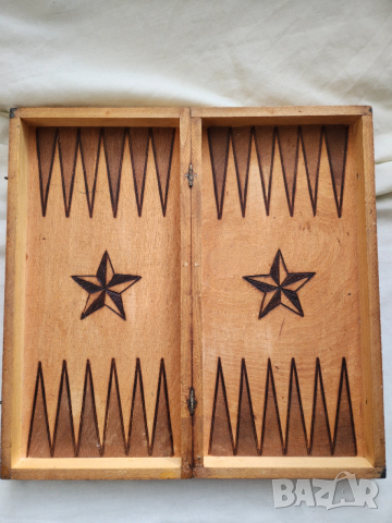 шах - голяма красив (фурнир с инкрустирана "кост")+табла, к-т фигури+пулове и също пирографиран шах , снимка 10 - Шах и табла - 52583035