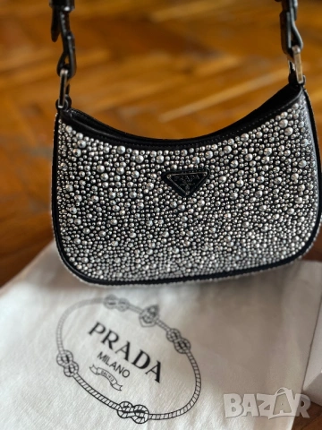 Prada красива чантичка, снимка 9 - Чанти - 53044265