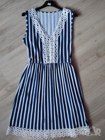 Нова рокля М, снимка 1