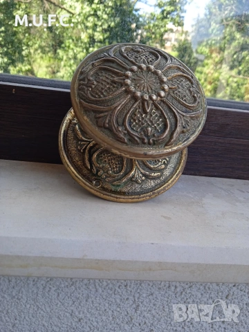 Бронзова дръжка за врата 19век., снимка 1 - Антикварни и старинни предмети - 54245130