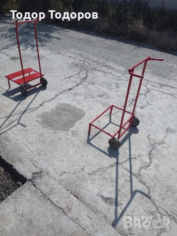 Продавам работни колички.