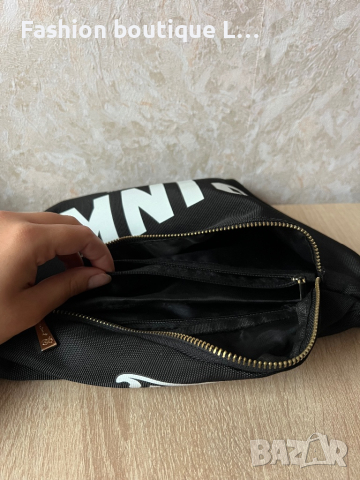 Victoria’s Secret Черна чанта с бяла лента и надпис PINK дължината се регулира 🖤 , снимка 4 - Чанти - 44737143