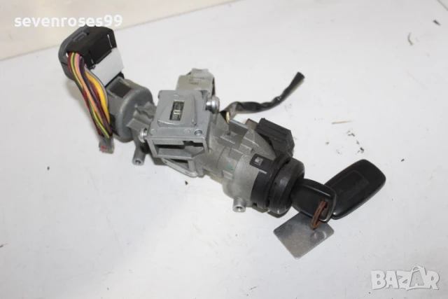 Контактен ключ Мазда 3 2008 2.3i 158hp Mazda 3 седан 3M51-3F880-CC