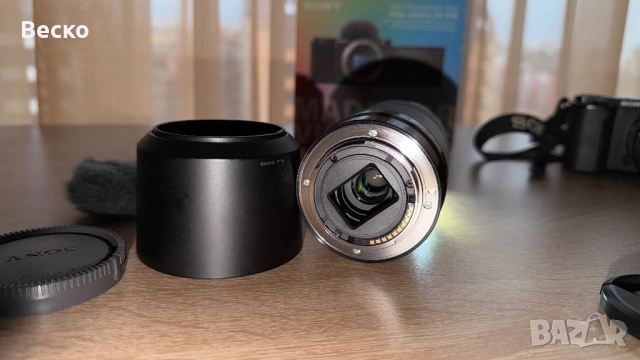  Фотоапарат Sony ZV-E10 + обективи 16-50mm и 55-210mm, снимка 10 - Фотоапарати - 52660808