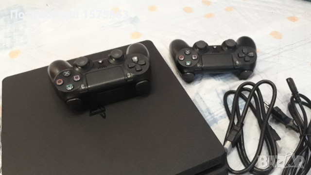 Playstation 4 Slim 500Gb с два контролера.лек коментар на цената, снимка 1 - PlayStation конзоли - 44533471