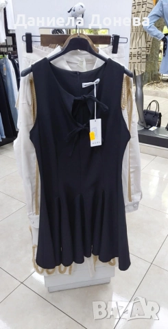 Черна разкроена рокля с панделки