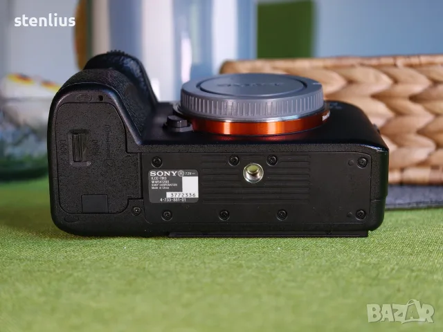 Продавам фотоапарат Sony A7 III - full frame тяло, снимка 4 - Фотоапарати - 56125495