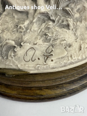 Колекционерска статуетка Capodimonte №7564, снимка 5 - Антикварни и старинни предмети - 52246321