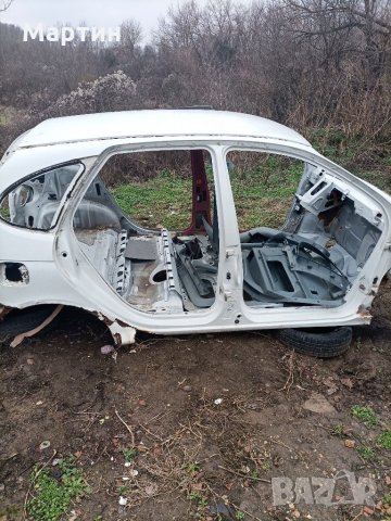 Колонки между вратите за Рено Меган Сценик, снимка 3 - Части - 31349392