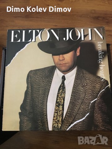 Elton John LP Плочата е като чисто нова!