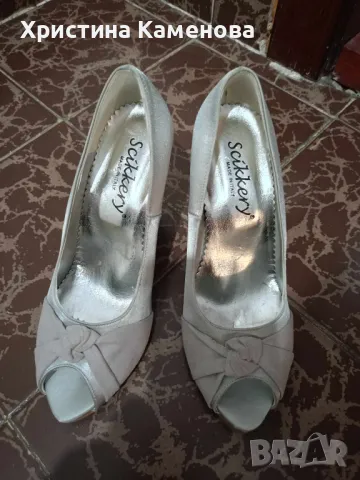 Дамски обувки с ток