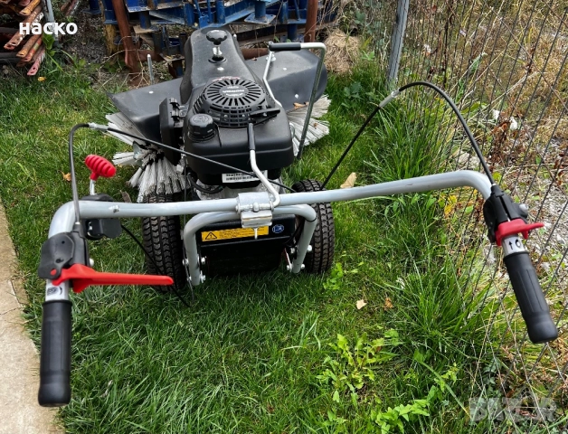 Продавам бензинова почистваща метла, снимка 2 - Други машини и части - 52100830