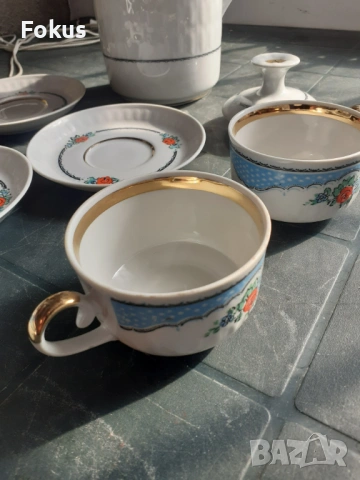 Невероятно красив руски порцелан сервиз за кафе с позлата, снимка 3 - Антикварни и старинни предмети - 53282079