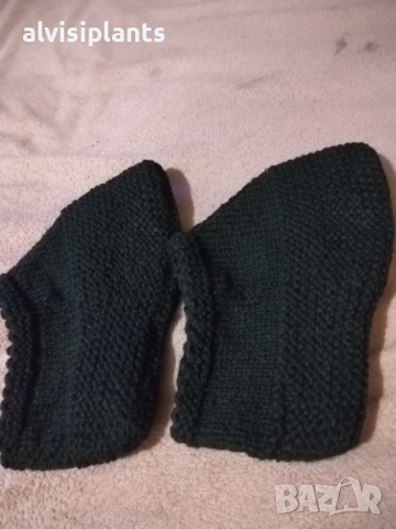 Ръчно плетени черни дамски терлици 39-40, снимка 2 - Дамски чорапи - 44559916