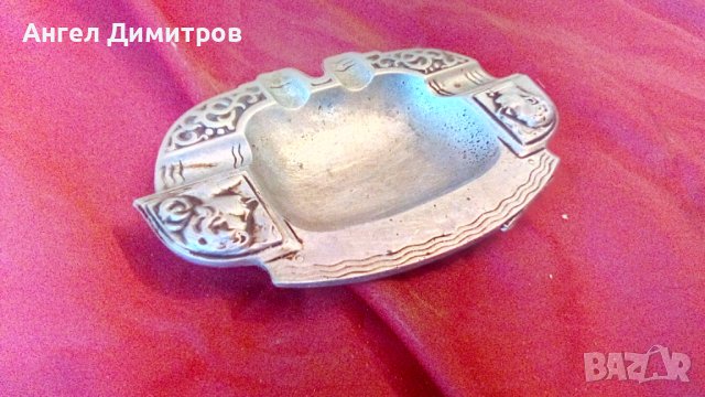 Страхотен калаен пепелник , снимка 2 - Антикварни и старинни предмети - 37392645