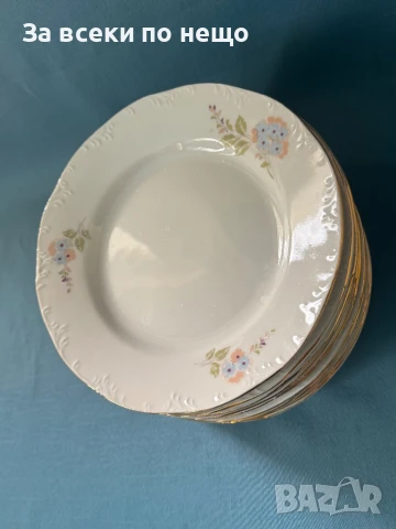 11 броя Български порцеланови чинии - Разград  , златен кант, снимка 2 - Чинии - 50460078