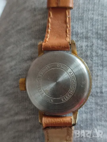 ретро часовник ruhla antimagnetic new classic, снимка 2 - Антикварни и старинни предмети - 48674552