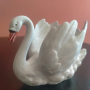 Колекционерска фигура GOEBEL Bisque West German Swan, снимка 1