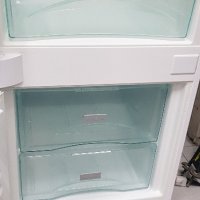 Хладилник за вграждане MIELE 177см, снимка 8 - Хладилници - 44199807
