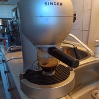 Кафе машина Сингер с ръкохватка с крема диск, работи отлично и прави хубаво кафе с каймак , снимка 2 - Кафемашини - 38230043