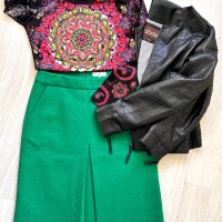 Елегантно кожено яке, авангардна пола в зелено Essentiel Antwerp и цветна арт блуза към полата , снимка 6 - Поли - 44483344