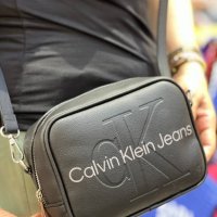 Calvin klein дамска чанта през рамо стилна код 205, снимка 1 - Чанти - 42820215