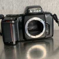 фотоапарат  Nikon F-601 , снимка 1 - Фотоапарати - 44809136