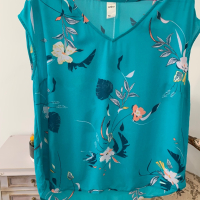 Дамска блуза в размер L/XL, снимка 2 - Тениски - 44728235
