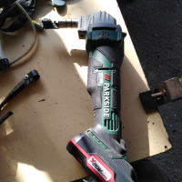 Ножица за ламарина Parkside с батерия , снимка 1 - Други инструменти - 44611464