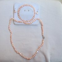 Естествени перли розови комплект гривна, колие и обеци., снимка 2 - Бижутерийни комплекти - 31986585