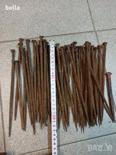 Много стари ковани пирони голям размер -30 броя, снимка 1