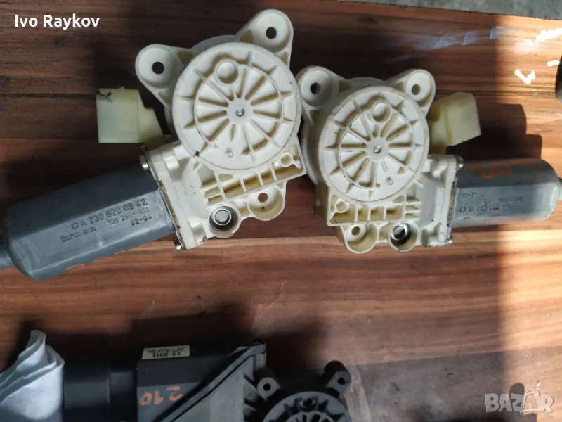 Преден десен мотор ел стъкло A2308200942 ,  Mercedes CLK W209, снимка 1