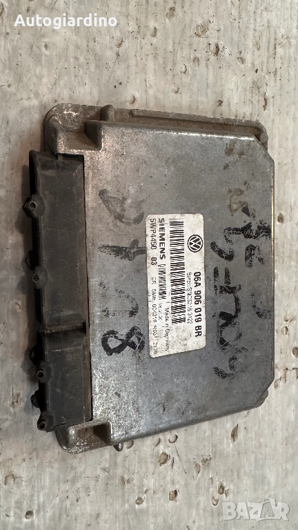 Компютър за двигател / ECU / Моторен компютър за Seat Leon - 06A906019BR / 5Wp4450, снимка 1