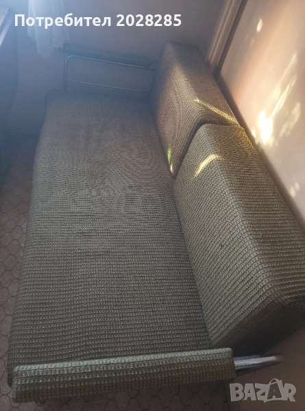 Използван диван,малко изтърбушен, снимка 1