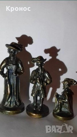 Стари медни фигури