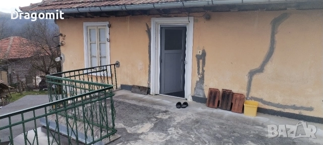 Къща с двор и плевня в кв. на гр. Трявна , снимка 10 - Къщи - 53975812