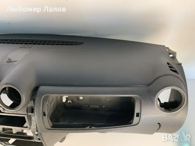 Арматурно табло Dacia Sandero I Дачия Сандеро 1 (07-12)г. , снимка 4 - Части - 50361195