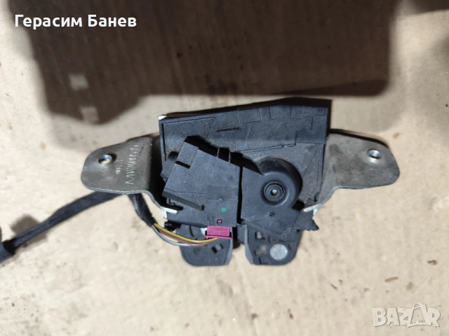 А2047400535 ключалка заден капак OEM MERCEDES W204 OM651 2014, снимка 2 - Части - 54306882