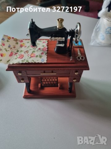 Винтидж музикалнa кутя - Шевна машина с ръчна манивела , снимка 7 - Декорация за дома - 42284338