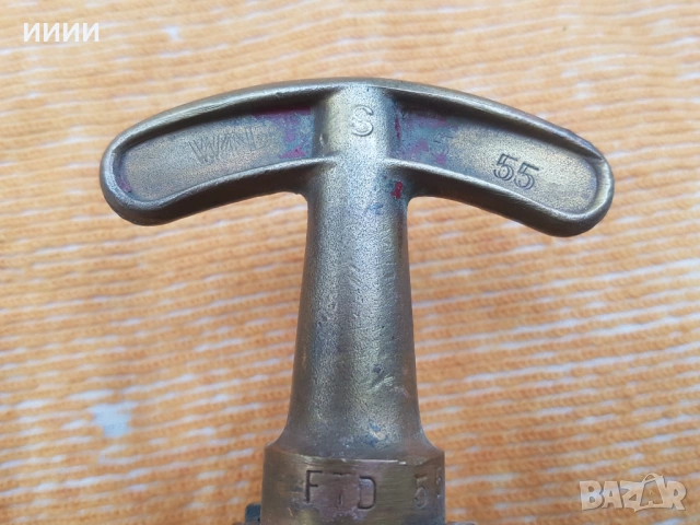 Бронзов пожарогасител , снимка 3 - Антикварни и старинни предмети - 53949138