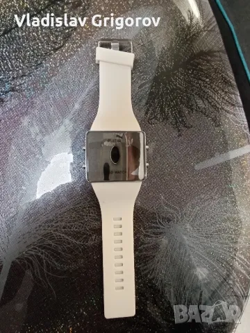 Часовници и слушалки , снимка 5 - Смарт часовници - 49200151