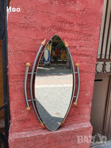 Немско огледало. Атрактивен, рядък модел. Височина 75см., ширина на огледалото 30см. и ширина на рам, снимка 3 - Огледала - 51996895