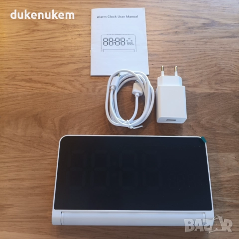 Дигитален будилник – голям дисплей, 3-цветна нощна лампа, 2 аларми, температура, снимка 6 - Други - 52491012