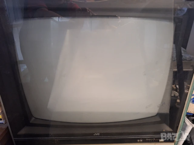 Телевизор JVC, снимка 2 - Телевизори - 50497415
