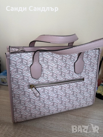 Дамска чанта на Guess, снимка 4 - Чанти - 56374785