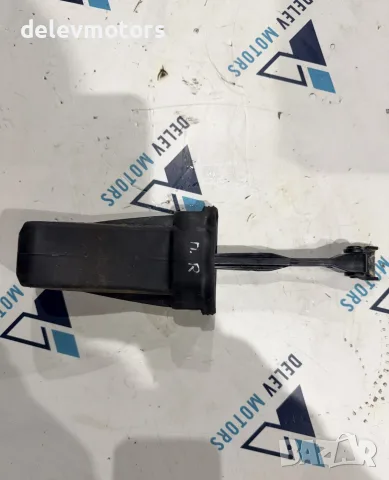 8V5837249 обтегач за предна дясна врата от Audi A3 1.0 TFSI